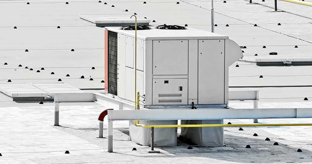 Efficient rooftop unit (ERTU) on a large commercial building. Photo: Danfoss